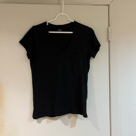 Madewell Whisper Cotton V-Neck Pocket Tee Shirt. - Picture 4 of 8